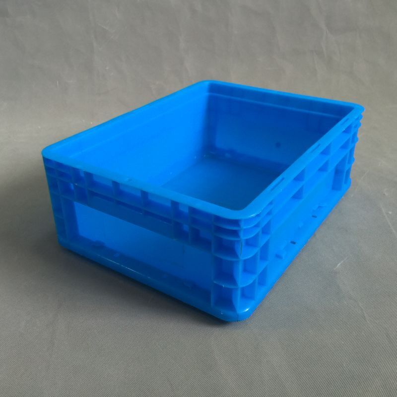 塑料周轉(zhuǎn)箱.jpg